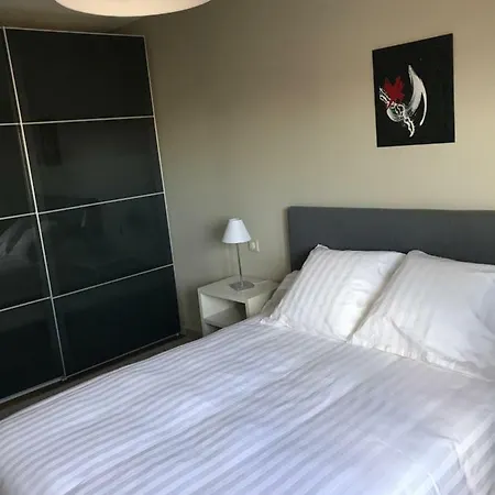 아파트 De 100m² Bien Situe *